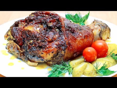 Видео: Нежная СВИНАЯ РУЛЬКА в рукаве | Самый ВКУСНЫЙ и ПРОСТОЙ рецепт рульки в духовке | Вепрево Колено