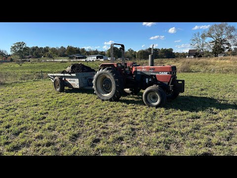 Видео: Разбрасывание навоза