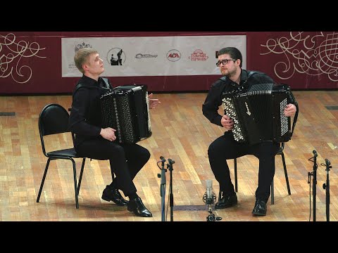 Видео: BACH Brandenburg Concerto No.3 in G major, BWV 1048 - Александр Комельков и Денис Коптелов