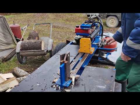 Видео: Первые щепки на самодельном дровоколе. Теперь и зима не страшна!