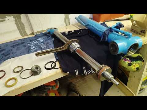 Видео: Ремонт гидроцилиндра
