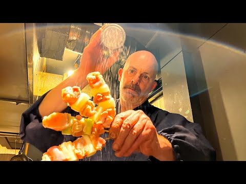 Видео: Канадский король якитори из Оиты: мастерство приготовления на углях премиум-класса