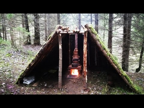 Видео: Кладка печи в Шалаше в Лесу