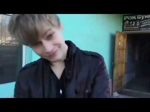 Видео: Ярослав Дронов посмотрим как проходит репетиция группы "Час Пик" 2015