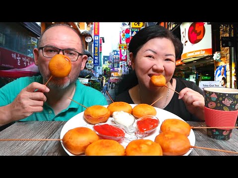 Видео: МУКБАНГ Уличная Корейская Еда Корн Доги/ Воруете ли расходники в отелях?/ Mukbang korean street food