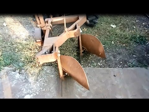 Видео: Двухкорпусный плуг плохо пашет. Причина найдена.