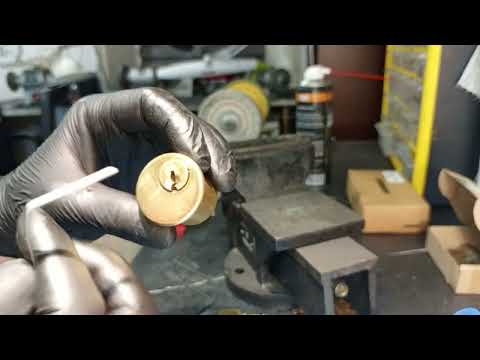 Видео: Вскрытие интересных цилиндров шпилькой для волос.