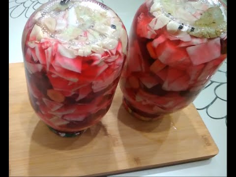 Видео: Хрустящая капуста на зиму со свёклой