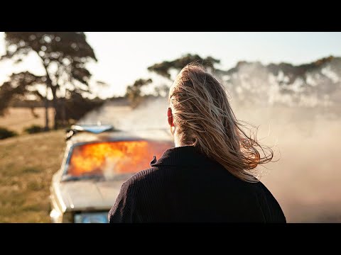 Видео: Умственно отсталый парень совершает самую МАССОВУЮ БОЙНЮ в истории Австралии