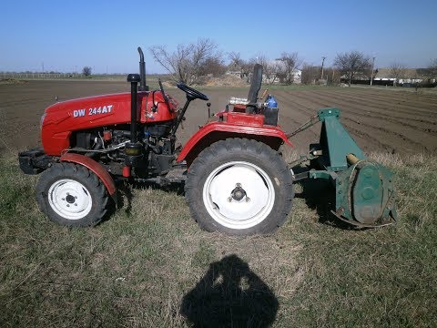 Видео: Фрезеровка не ПАХАНОГО  огорода ! Трактор и почва Фреза Китайского ПРОИЗВОДСТВА ! весна 2018