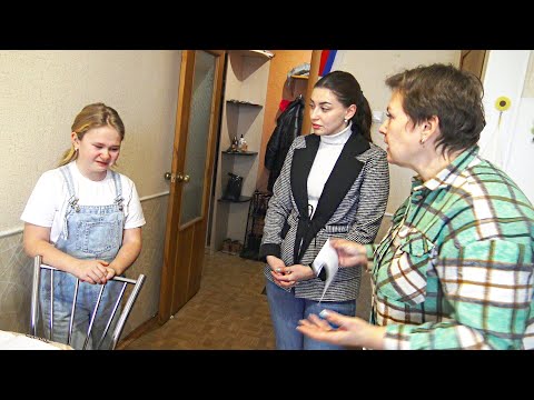 Видео: УЧИТЕЛЬНИЦА ШКОЛЫ ПРИШЛА ДОМОЙ К ГРИФЕРШЕ В РЕАЛЬНОЙ ЖИЗНИ ИЗ-ЗА ИГРЫ МАЙНКРАФТ!