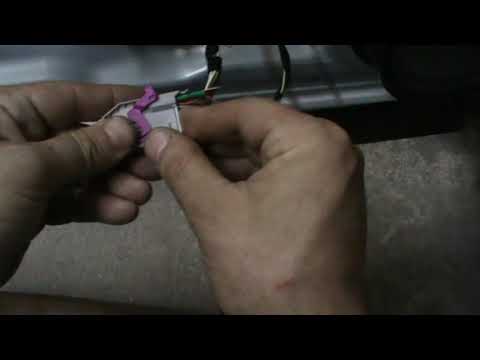 Видео: Установка подсветки дверей VW TIGUAN 1gen рестайлинг