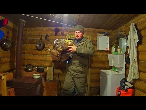 Видео: Уехал в таёжную избушку! Наловил хариуса на обед! Погода чудит!!!