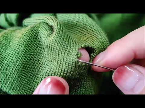 Видео: Как заделать дырку в вязаном свитере
