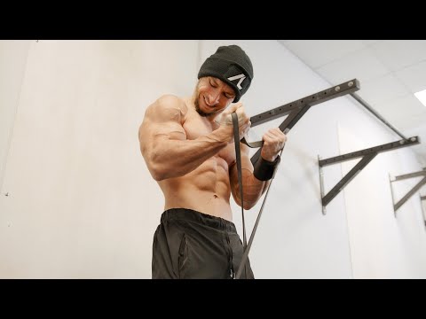 Видео: Тренировка спины и бицепсов с собственным весом!