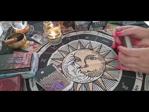 Видео: 👨‍❤️‍👨 Той подготвя любовна изненада 🎁 Каква е тя ❤️🔮✨️ Любовно Таро 🧲