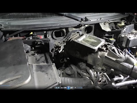 Видео: Замена патрубков отопителя снятие генератора на ревизию на Range Rover 4,2 Ленд Ровер 2006  2часть
