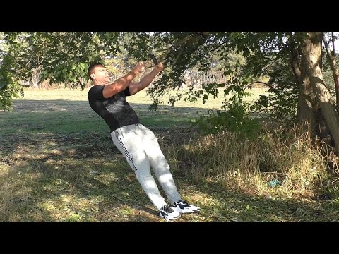 Видео: Сгибание рук молот на TRX: техника и нюансы