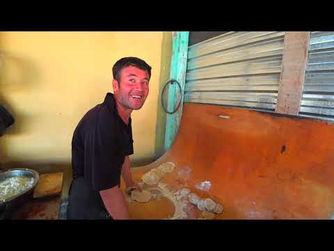 Видео: Такого мы не видели!!!!Узбекская самса!!!Реальный цвет Тандыр Товук без красителей!!!Узбекистан.