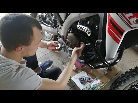 Видео: Замена масла на мотоцикле Loncin LX300GY ( VOGE 300 Rally )