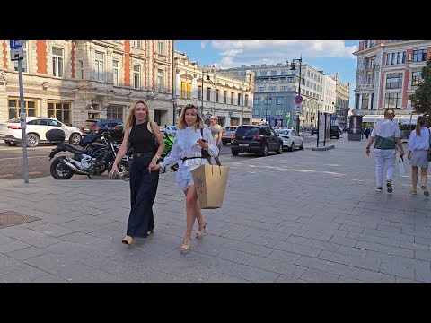 Видео: Москва. Столешников переулок и Петровка. Лето 2023