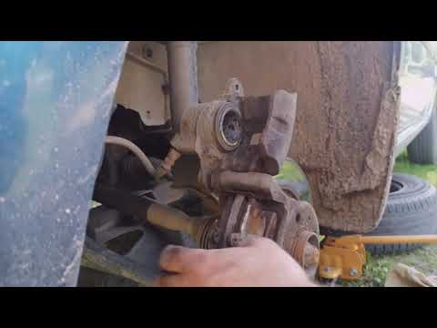 Видео: Замена передних тормозных колодок Рено Логан ( Renault Logan) и Лада Ларгус.