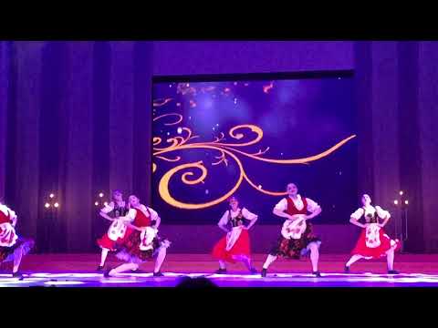 Видео: Венгерский танец. Чардаш Монти. Ансамбль Улыбка.