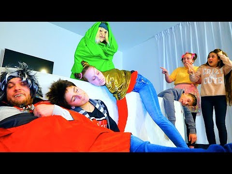 Видео: Ведьма заколдовала Вампиров! // Леди Диана