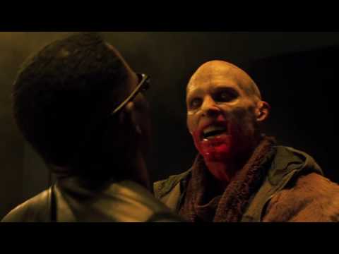 Видео: Блэйд 2 - Блэйд против Номака