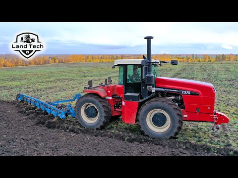 Видео: Глубокая вспашка трактором РСМ 2375 с навесным плугом ПЛНУ-8-40 на глубину 30 см!