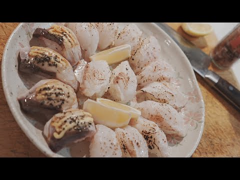 Видео: Ловля рыбы в бурном море для домашнего ужина с суши (поймай и приготовь)
