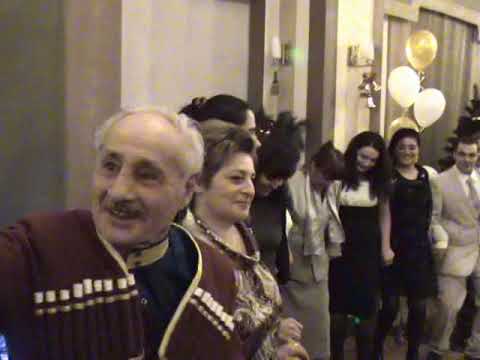 Видео: Свадьба сын Арсена.  Валерий Сархошев.