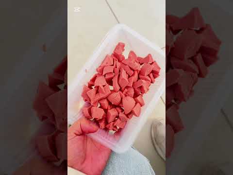 Видео: Добро начинается с малого — помоги тем, кто не может попросить