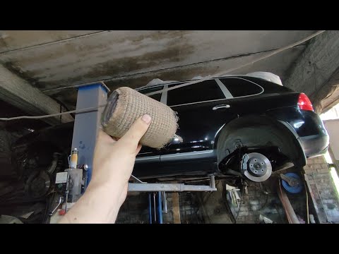 Видео: Как правильно заменить гофру глушителя Porsche Cayenne [Порше Кайен] 3.2?