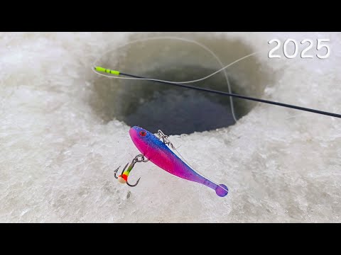 Видео: НЕ ОЖИДАЛ что эта НОВИНКА БУДЕТ так ЛОВИТЬ РЫБУ! Зимняя рыбалка на реке в 2025