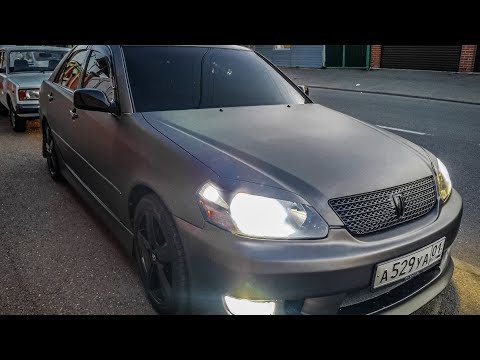 Видео: Toyota Mark 2 110 Styling подготовка к оклейке