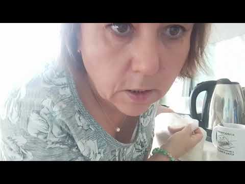 Видео: Приготовила два салата, пожарила картошечку, завернула в лаваш сосиски. Готовлю у сына в Кирове.