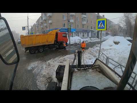 Видео: Погрузка большого китайца.Гоняем по городу пробиваем ливневки.