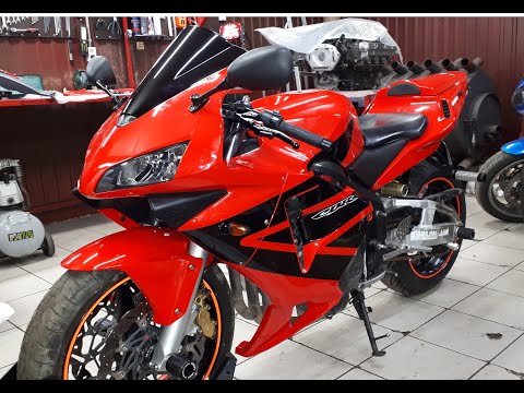 Видео: CBR600RR '04 - Восстановление после вилли