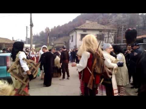 Видео: Бабугери с. Полена 01.01.2014 г.