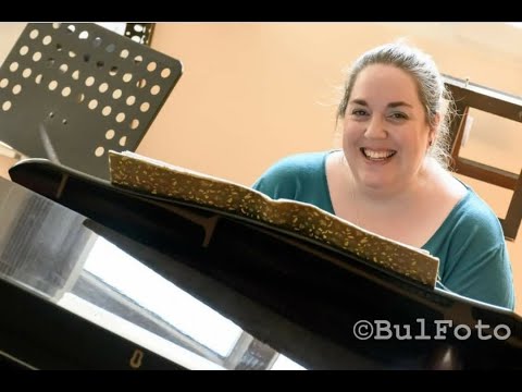 Видео: Ne Chakai Me / Не чакай ме - Jessica Leschnikoff