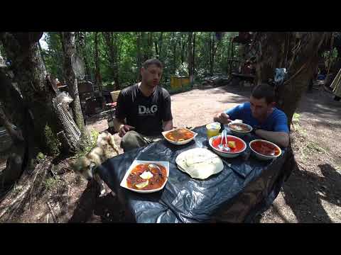 Видео: СТРОИМ СРУБ ПОД БАНЮ В ТАЙГЕ. Готовим солянку на костре, рыбачим, жарим хариуса.