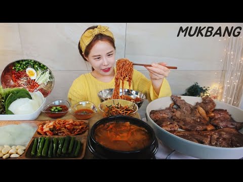 Видео: Субтитры) Pork ribs. Spicy noodles. Spicy marinated crab. Grilled chicken. REAL SOUND. ASMR. MUKBANG