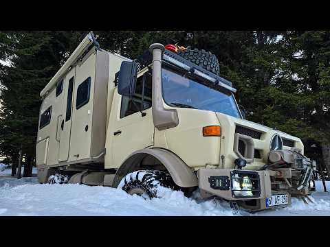 Видео: ЗАСТРЯЛ В ГЛУБОКОМ СНЕГУ С UNIMOG CAMPER