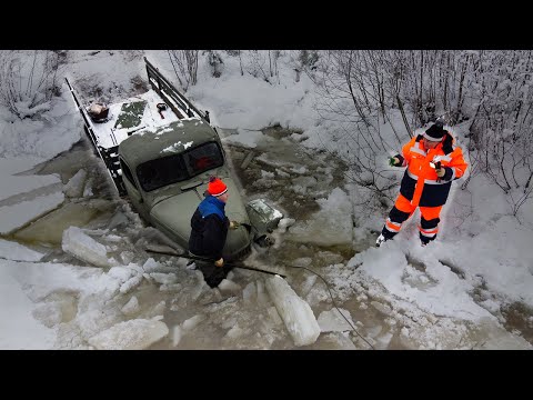 Видео: Полугусеничный ЗИЛ зажало  ВО ЛЬДУ  / Успеть к празднику!
