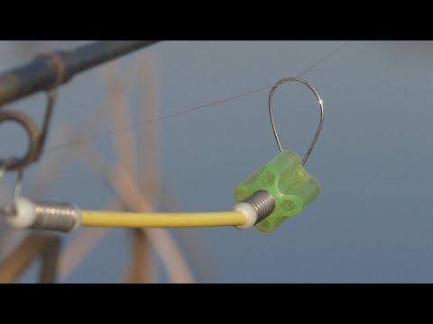 Видео: Рыбалка на реке  В поиске рыбы и ловля на поплавок и пружину