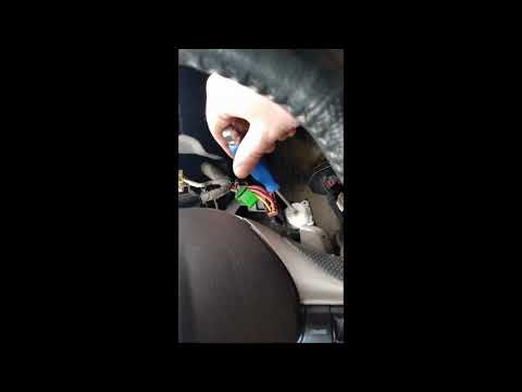 Видео: Ремонт замка зажигания Honda Civic 4D.  Как разобрать замок Хонда.