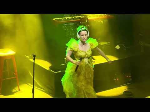 Видео: 18. 90 / Ириски и риски – Монеточка (Live @ifperformance06  09.06.2024)