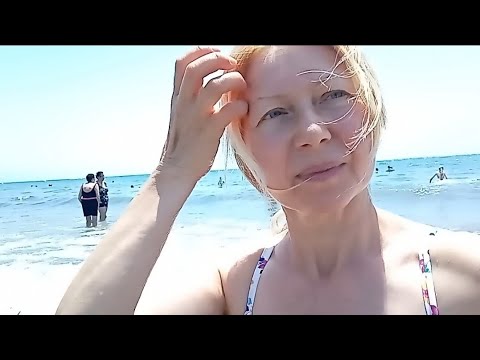 Видео: Море.Испания Salou. Мы выбрались и пожалели! Ветер прибил мусор и мы забыли плед!