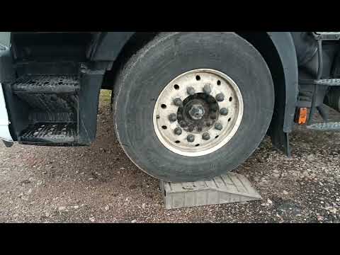 Видео: поднимаем кабину Ивеко стралис